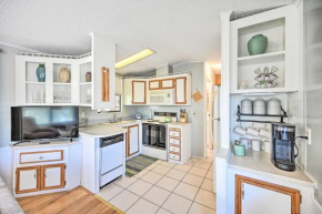 Cozy Fort Myers Beach Cottage with Resort Perks